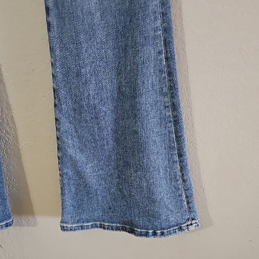 Vervet Medium Wash High Waisted Flare Leg Jeans Womens Size 28 - Picture 3 of 7